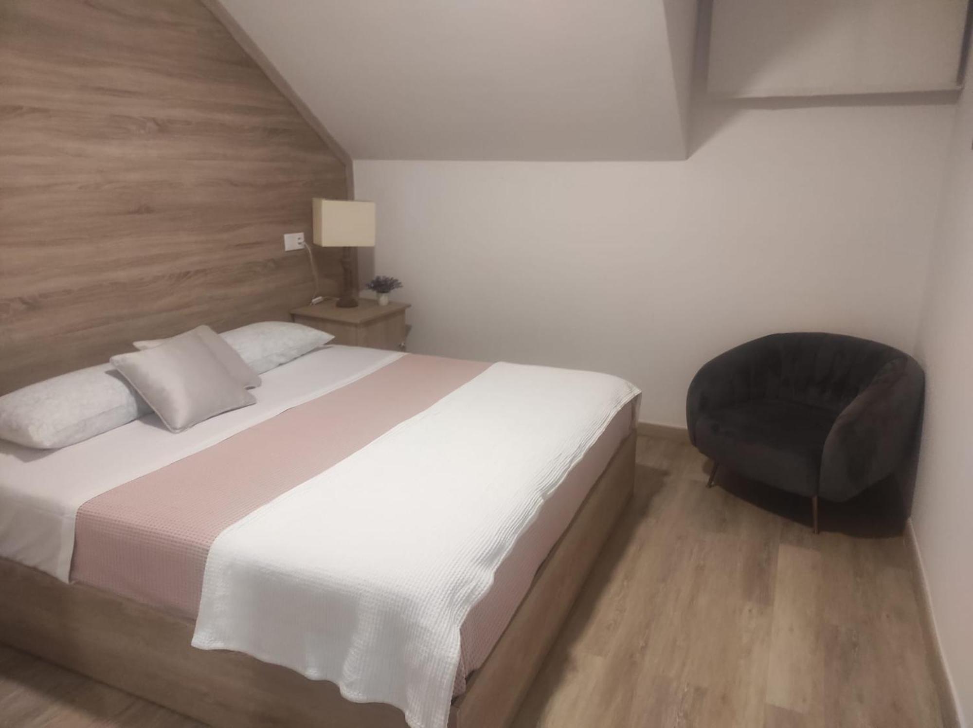 Hotel Apartamentos Seven Rooms Punta Umbria Luaran gambar
